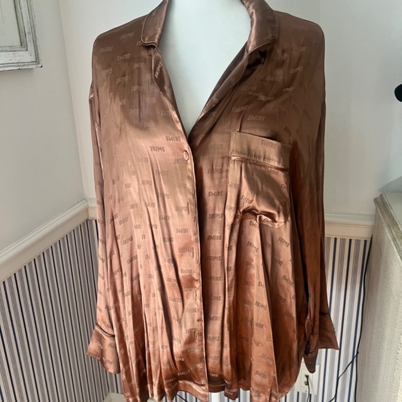 SKIMS LOGO LONG SLEEVE BUTTON UP SLEEP SHIRT - Picture 1 of 8